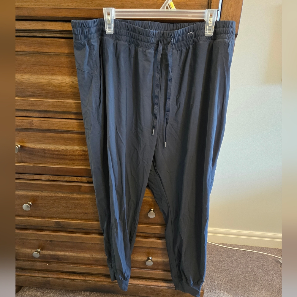 Old Navy Sleektech Light Joggers